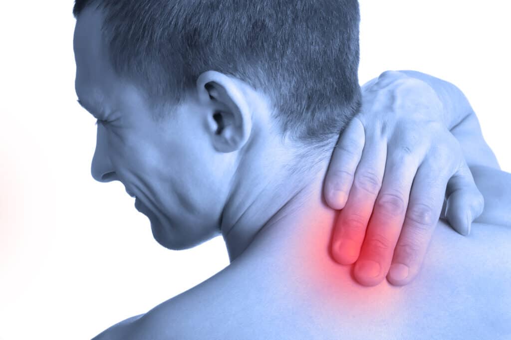 pain in between shoulder blades